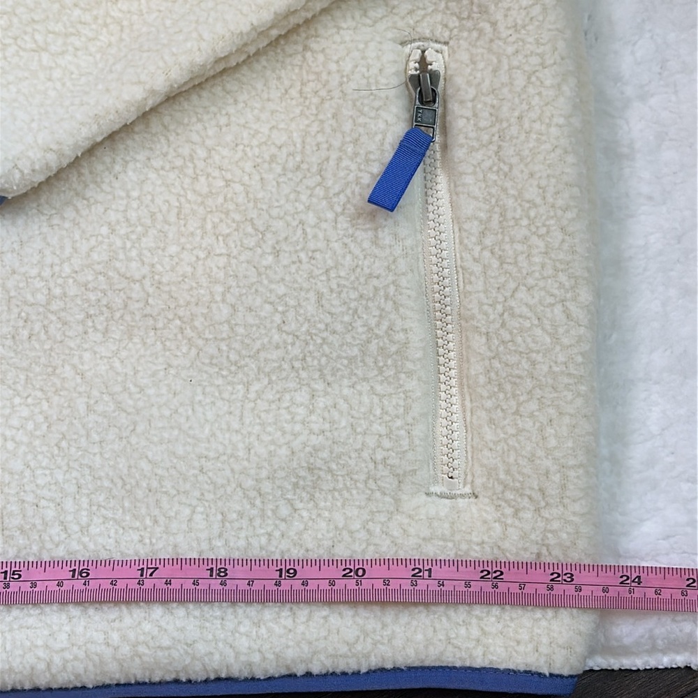 NWT.PATAGONIA.SIZE XL..Cream Fleece with Blue Accents - Picture 13 of 14